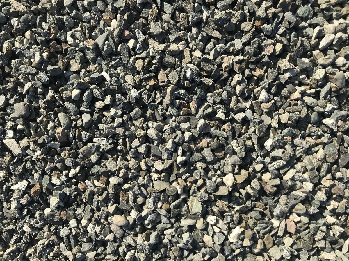 Angular asphalt aggregate stockpile for road surfacing and hot‑mix plants in Calgary–Edmonton, Alberta