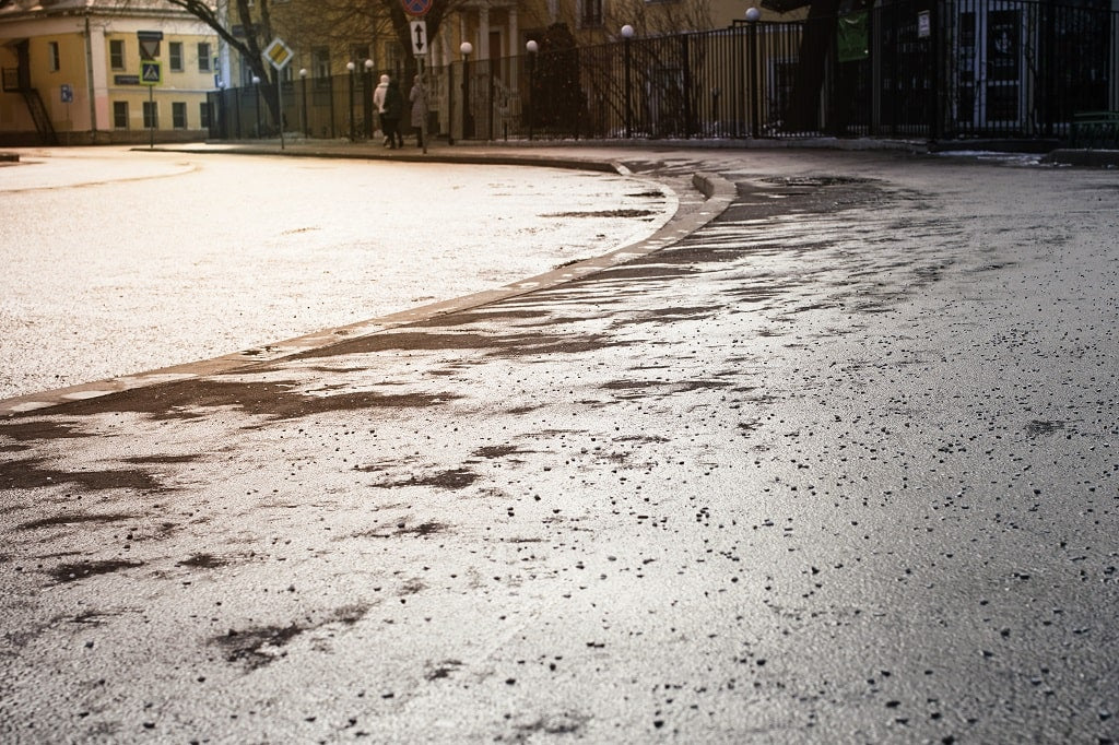 Bulk calcium chloride pellets for ice‑melting and dust control in Calgary–Edmonton, Alberta