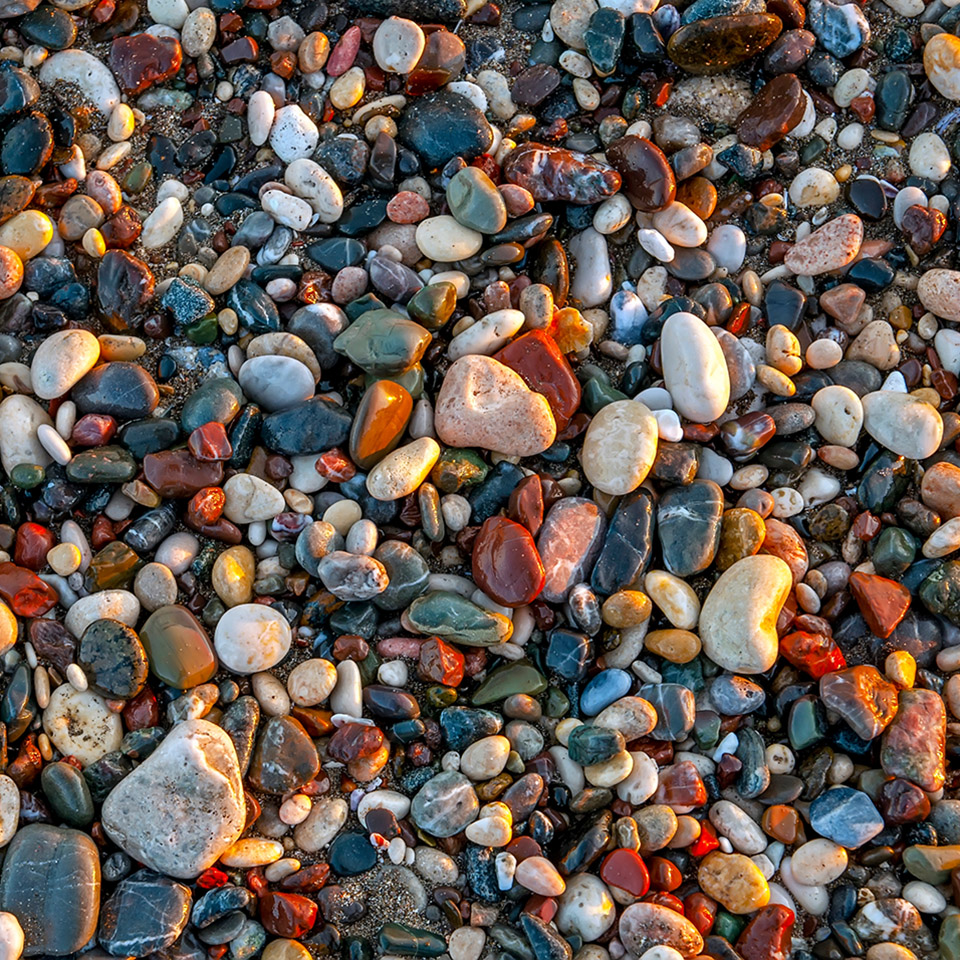 Coarse metallurgical gravel stockpile for steelmaking and slag conditioning in Calgary–Edmonton, Alberta